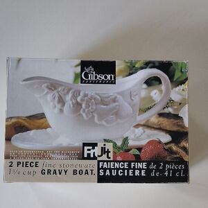 Gibson 2 Piece 1 3/4 Cup White Stoneware Gravy Boat